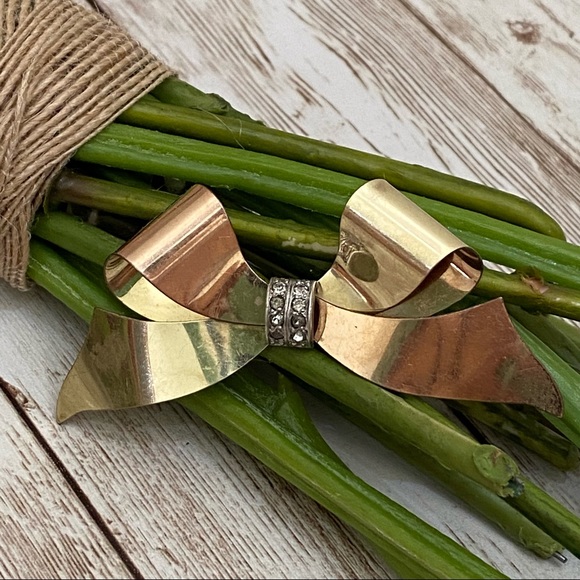 Vintage TAYLORD 12K Gold Filled 2-tone Bow Ribbon Brooch - Picture 1 of 12